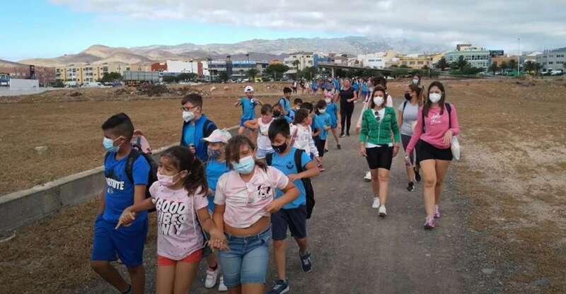 Actividad de senderismo realizada el pasado lunes por el CEIP Doctor Gregorio CHil y Naranjo/TA.